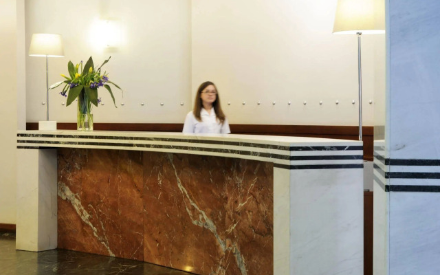 Dorian Inn Hotel