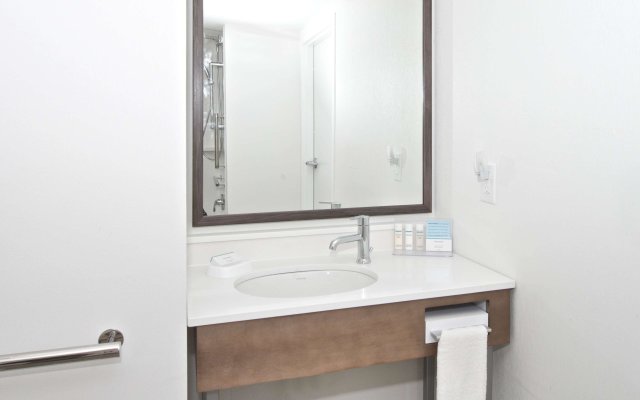 Hampton Inn & Suites N. Ft. Worth-Alliance Airport