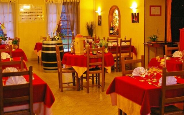 Logis Lauberge Du Brulhois