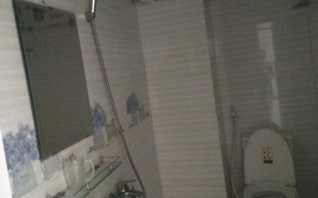 Happy Hotel Binh Chanh