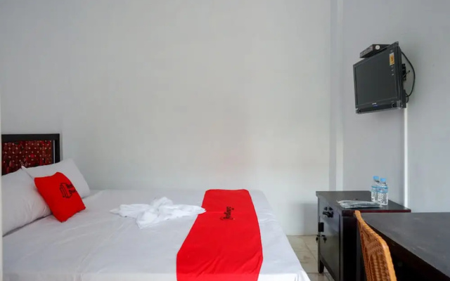 Capital O 92929 Hotel New Tirta Kencana Syariah – Guest Rooms – Tegal