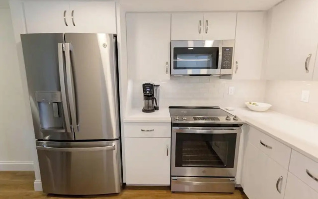 Wilmington Avenue 50 #102