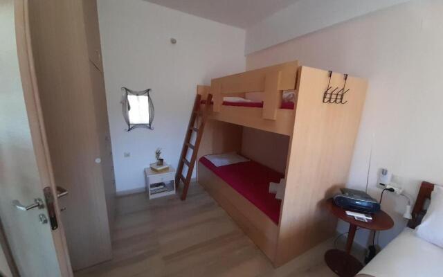 Paximadia - 1 bedroom apt - beach front