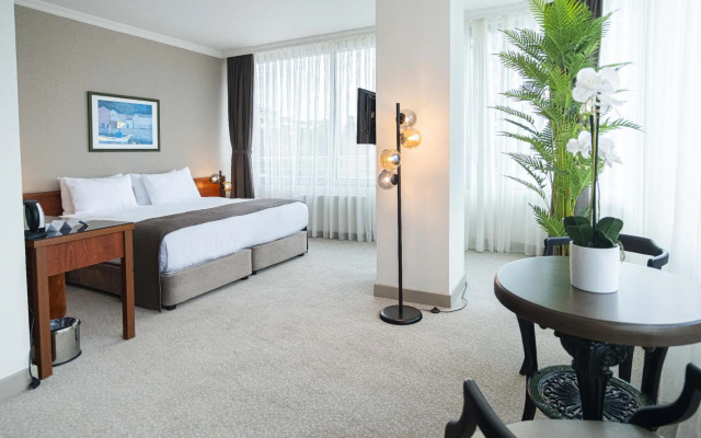 Kndf Marine Hotel
