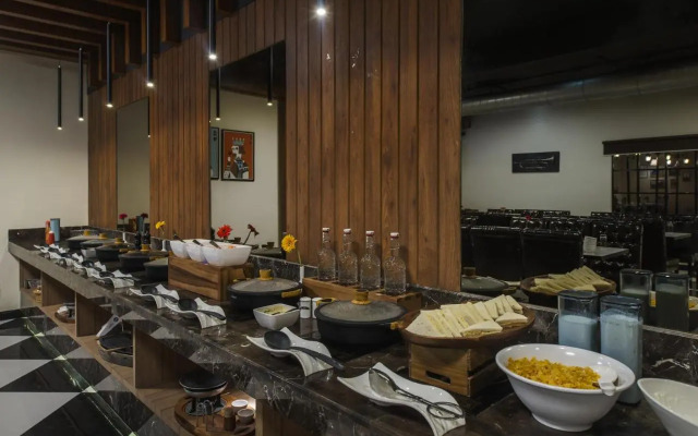 10 Park Street Hotel & Banquets