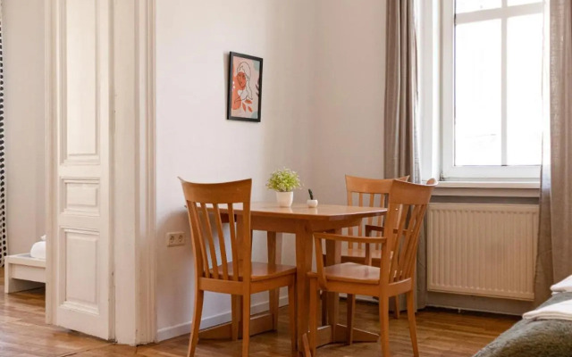 Simple Apartment near Wiener Stadthalle