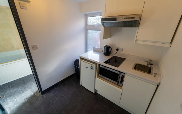 966 Pershore Road Studios In Guest House