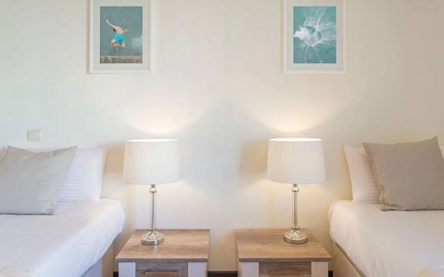 Rodamar I by An Island Apart