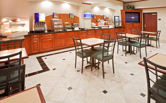 Holiday Inn Express Hotel & Suites Decatur, an IHG Hotel