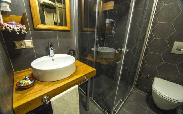 Kuzen Otel - Adults Only