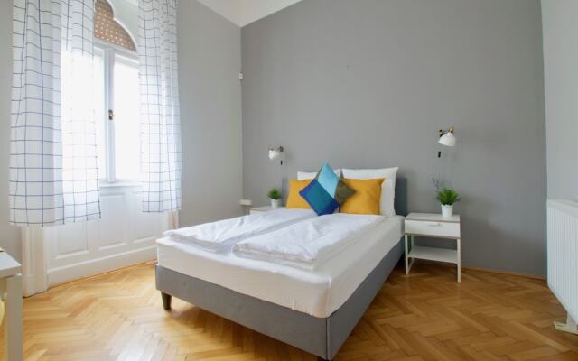 Budget Apartment by Hi5 - Palace Quarter