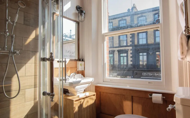 The Old Farmhouse Pub & Rooms