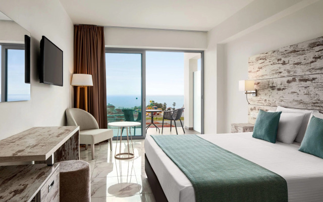 Ramada Hotel & Suites By Wyndham Ayia Napa