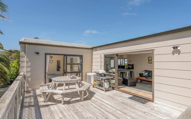 Surf Stay - Whitianga Holiday Home