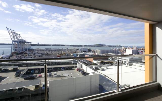 Perfect Location with Harbour Views