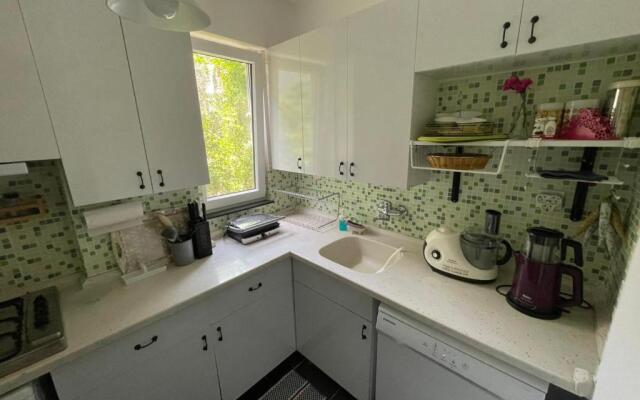 Lovely 2 bedroom house in the heart of the city