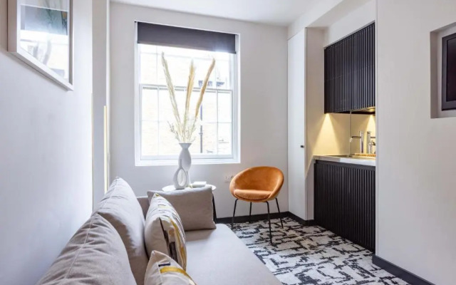 Raw at la Suite West