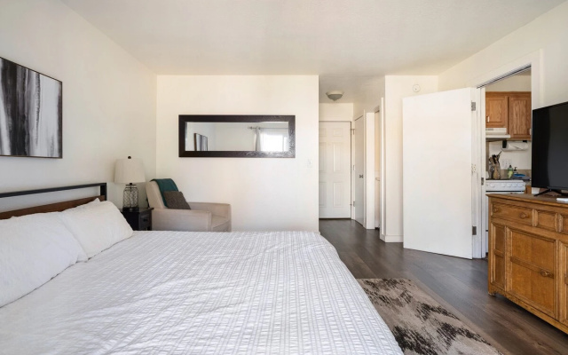 Walk to Downtown Bend&River! Fireplace, quiet