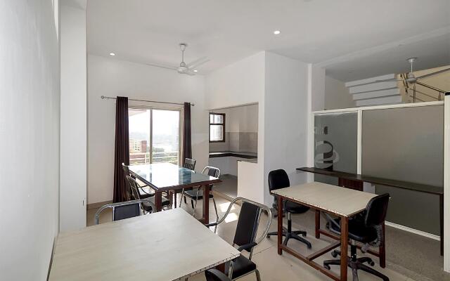 OYO 2384 Hotel Epic Inn