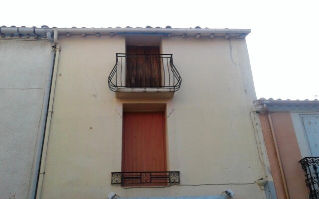 House With 2 Bedrooms in Mèze, With Wonderful City View and Balcony -