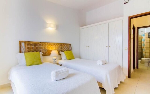 Villa 2, Great Spot Oura Beach, Albufeira