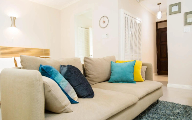 Choose To Be Happy at Eight - Eight Super Studio Apartments