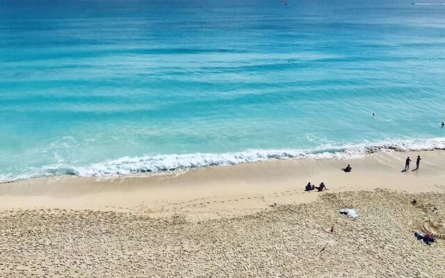 Cancun Plaza Condo Hotel