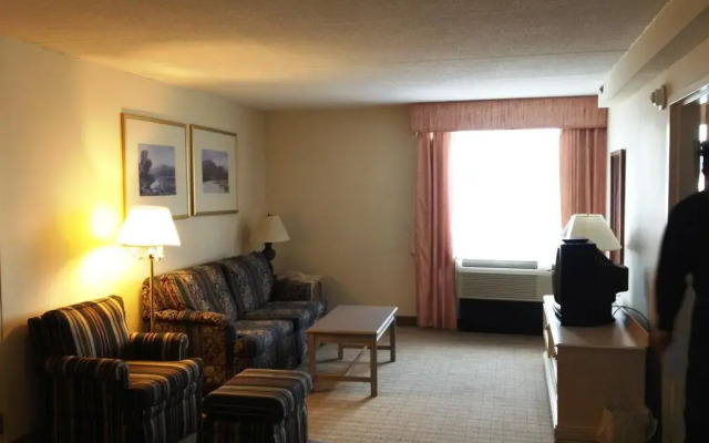 Fairbridge Hotel Cleveland East