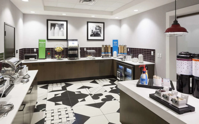 Hampton Inn & Suites Phoenix Downtown