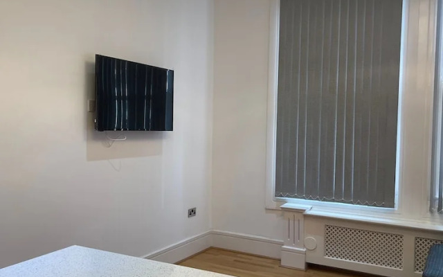 Impeccable 1 Bed Apartment in Wolverhampton