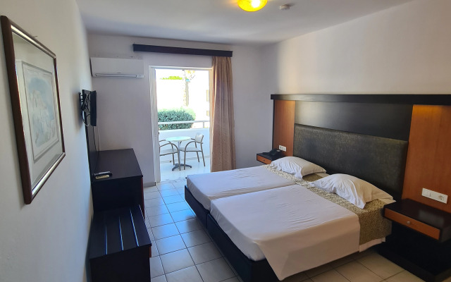 Corali Hotel