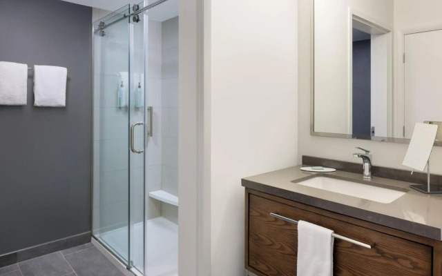 Courtyard by Marriott Edison Woodbridge