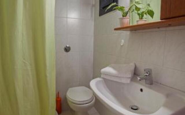Minos Apartments & Studios