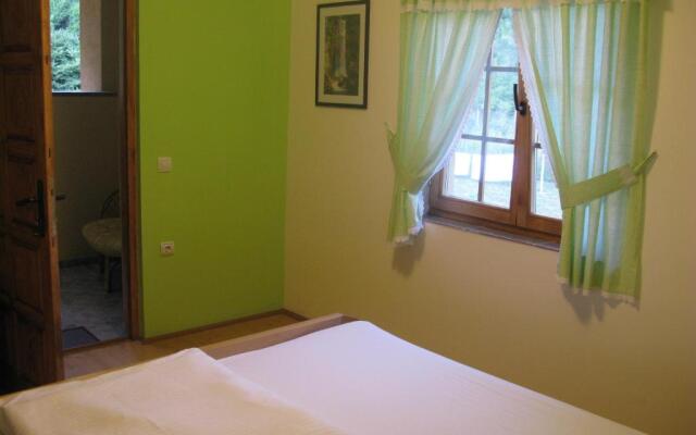 Apartments Izvor Lisine