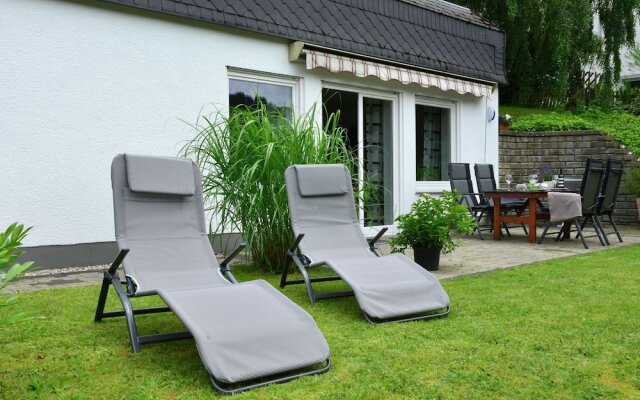 Holiday home in Sauerland - quiet setting, private entrance, terrace, garden