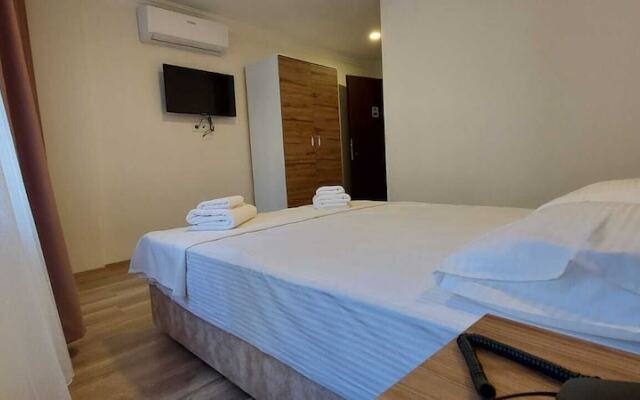 Alp Otel