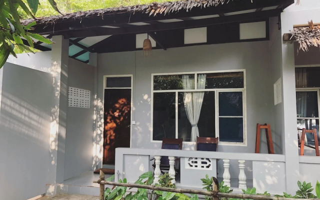 Lagoon Ngapali Beach Lodge