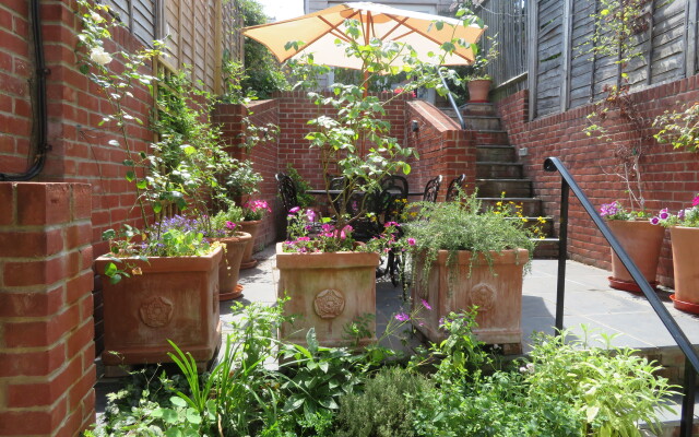 A peaceful elevated residential area within walking distance of the city