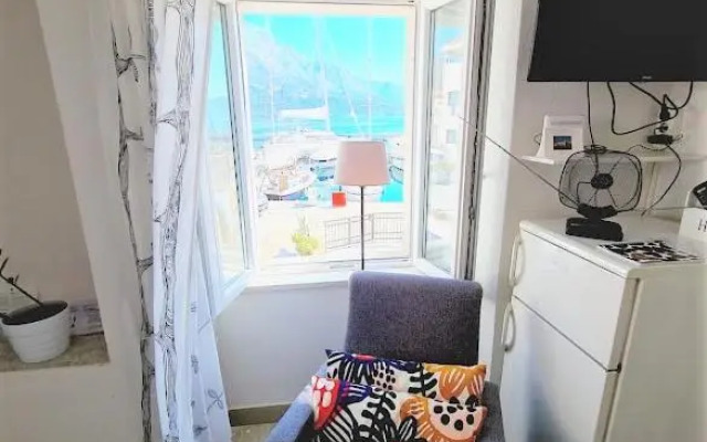 Waterfront studio overlooking The Old city