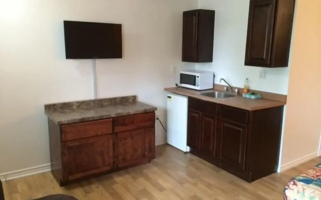 Carleton Motel & Coffee Shop