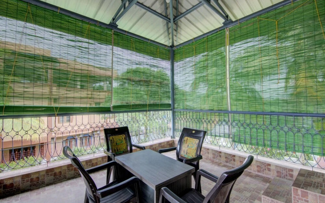 Four Seasons Villa By OYO Rooms