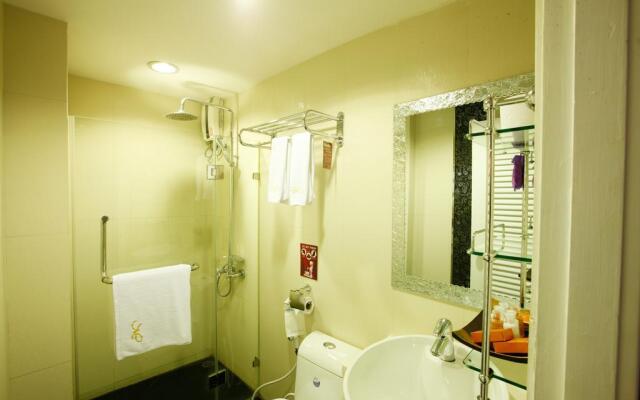 Mirth Sathorn Hotel