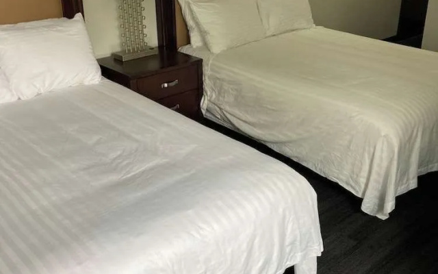 Elker Inn & Suites
