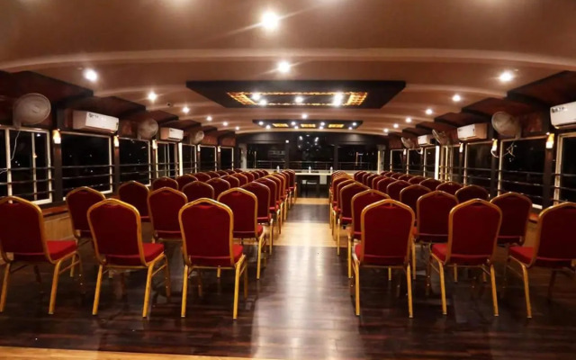 Casino Houseboats