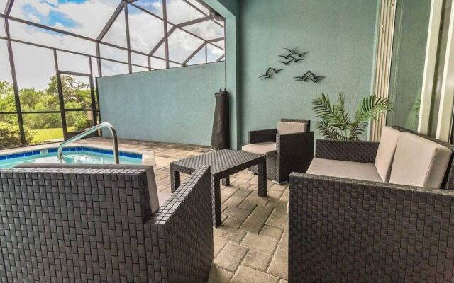 Aurora House In Davenport