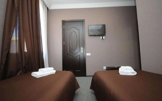 7 Rooms