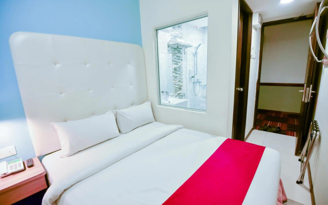 Lumut Suites