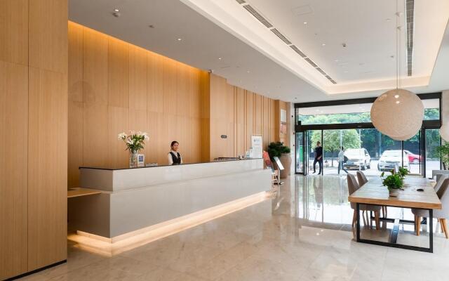 Chonpines Hotels·Leshan Giant Buddha