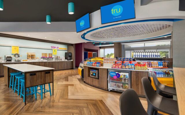 Tru by Hilton Lawrenceville Atlanta I-85 Sugarloaf