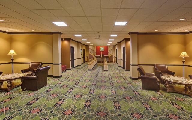 Historic Whispering Woods Hotel & Conference Center
